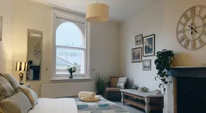 Beds at 46, Cowes - Image 2