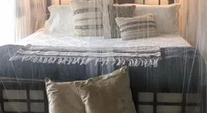 Serene Rustic Farmhouse Mountain Cottage (Sleeps 4) - Image 2