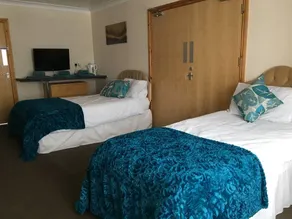 Llanion Lodge - Image 2