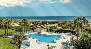 Oceanfront condo with pool & tennis - balcony, AC, WiFi & washer/dryer - Image 2
