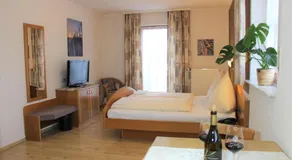 Winzerhotel Kinges-Kessel - Image 2