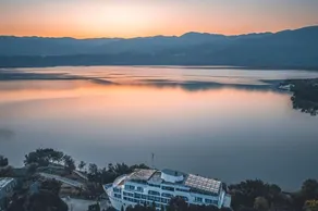 Bihai Hotel - Image 2