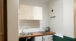 FREE Parking - Airport 5 min - Cozy apartment - Image 3
