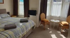 Crofton Guest House - Image 2