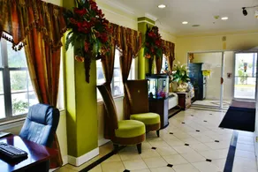Scottish Inn and Suites Alvin - Image 5