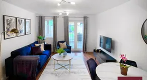 Knaphill - 2 Bedroom Terrace House - With Garden - Image 2