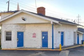Cole Manor Motel By OYO Love Field Market Center - Image 5