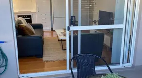 Smart Modern Close City/Airport WIFI/Park/Netflix - Image 5