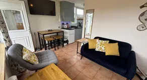 226, Two bed newly refurbished detached chalet on Sund0wner Holiday Park - Sleeps 4, pet friendly - bed linen, towels plus electricity all included - Image 2