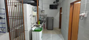 Express (MEN'S HOSTEL)Ac Room - Image 3