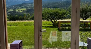 Joli appartement avec superbe extérieur - Image 4
