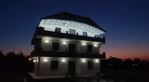 CACA Hotel - Image 3
