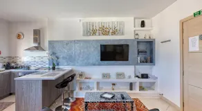 Charming 2 bedroom penthouse with sun terrace AAZZ1-1 - Image 2