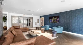 Miami Magic Vibrant 2 Bedroom with Free Parking - Image 4