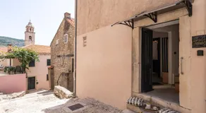 L & M Apartment - Perfect Old Town Location Two Bedroom House - Image 5