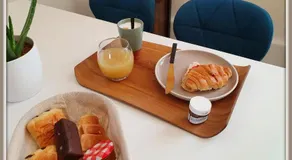 Maison du Bonheur l Art de vivre à la française Logement entier avec parking - Image 2