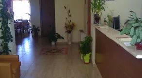 Life Hotel - Image 3