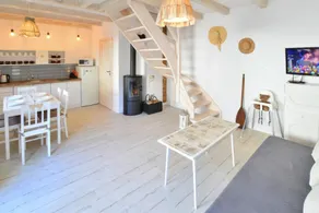 Comfortable holiday homes with a large garden - Image 2