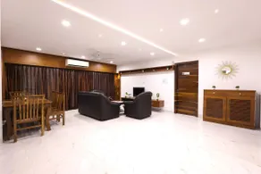 Spacious 3BR Home | 5km from Airport - Image 3