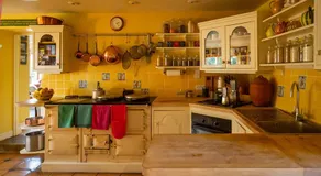 Clapton Manor Bed & Breakfast - Image 3