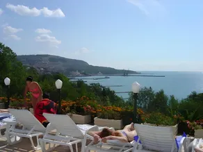 Ahilea Hotel - Free Pool Access - Image 4