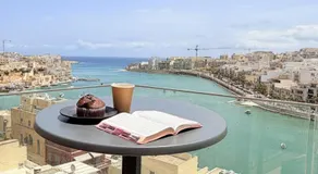 Luxury Panoramic Penthouse w Jacuzzi & Sea View - Image 5