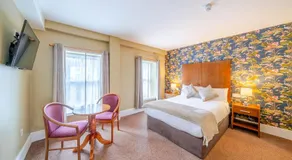 The Gateway Hotel - Image 2