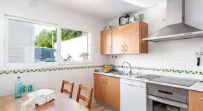 Maison avec jardin, piscine et terrasse | Vue montagne - Image 3