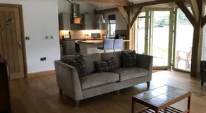 Oak Lodge - Image 2