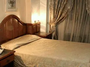 Reinales Plaza Hotel - Image 3