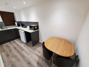 The Ashcroft Studios & Apartments with Free Parking - Image 4
