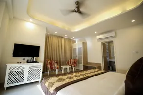 Hotel Ratangarh Palace - Image 4