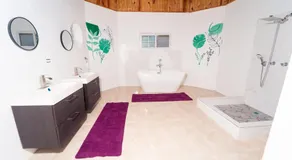 Belle air Seaview 1 BDRM -2 Queen - Image 2