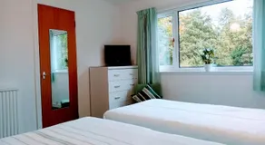 The Laurels Guest House - Image 2
