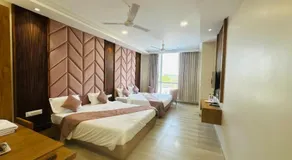 Hotel Valley - Image 2