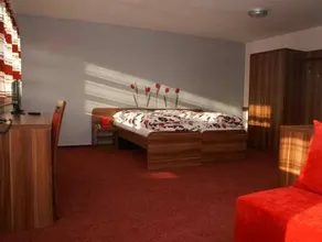Hotel Avalanche - Image 2