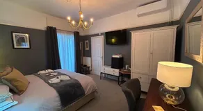 Worth House - Image 2