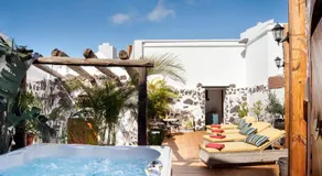 El Charco Suites - Image 3