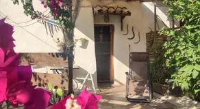 Sweet Old House - Image 2