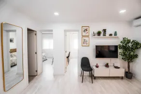 Encantador apartamento en Barajas by beBalmy - Image 2