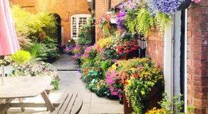Bournville House & Cafe - Image 4