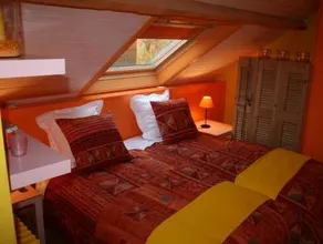 Full House Hotel - Image 4