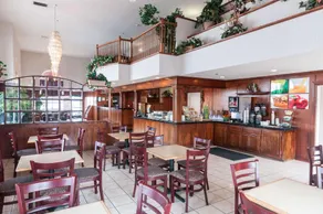 Quality Suites Albuquerque Airport - Image 3