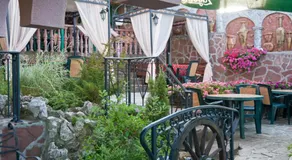Snow Heaven Hotel - Image 2