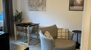 Gatwick 1 Bed Flat With Parking and Garden - Image 2
