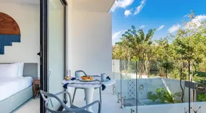 Central Park Lagunas - Luxury Modern Condo with Kitchen - Image 2