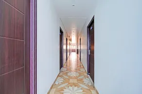 OYO Townhouse SSM Hospital Formerly The Arcas Hotel - Image 2
