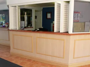Cannes Court Apartments - Image 4