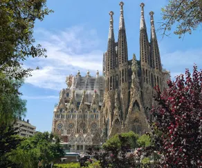HiGuests - La Sagrada Familia - Image 3