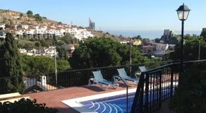 Apartamento en Villa con Piscina - Image 2